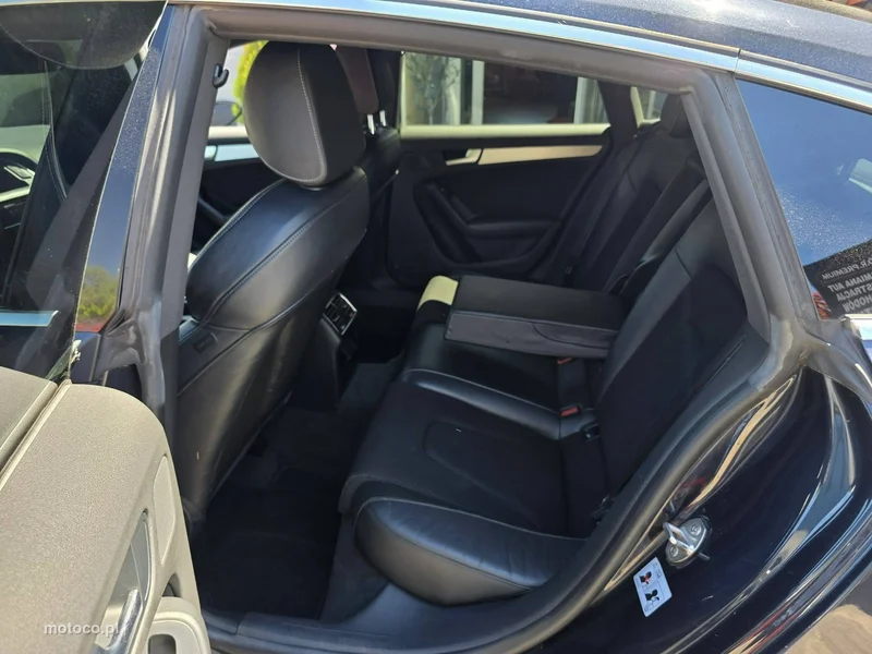 Audi A5 8T 30