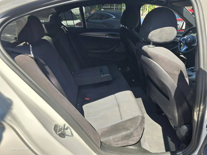 BMW Seria 5 G30 530 28