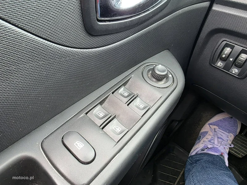 Renault Captur I 12