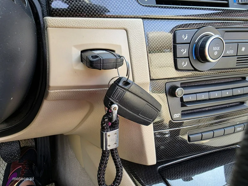 BMW Seria 3 E90 320 23