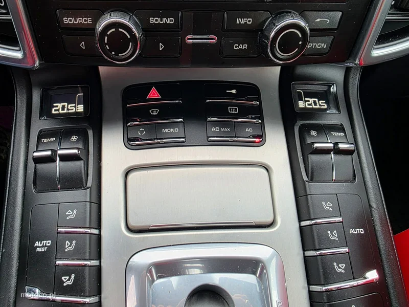 Porsche Cayenne 92A 23