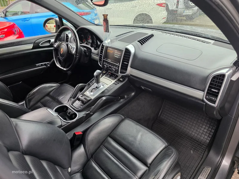 Porsche Cayenne 92A 28