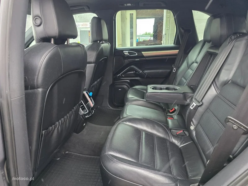 Porsche Cayenne 92A 30
