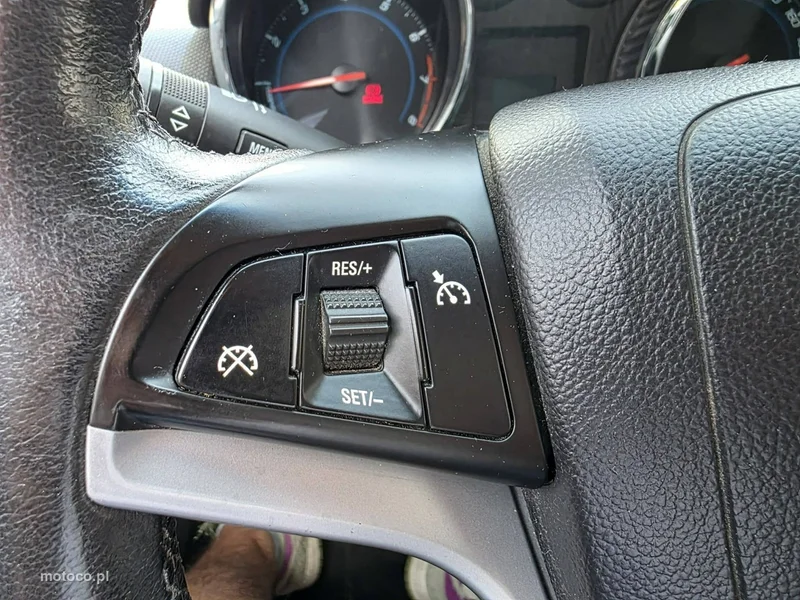 Chevrolet Cruze 12