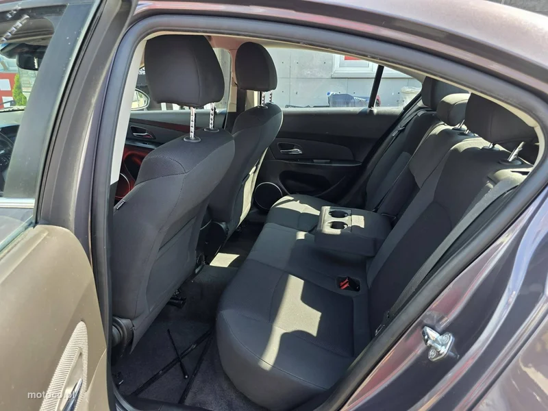 Chevrolet Cruze 23