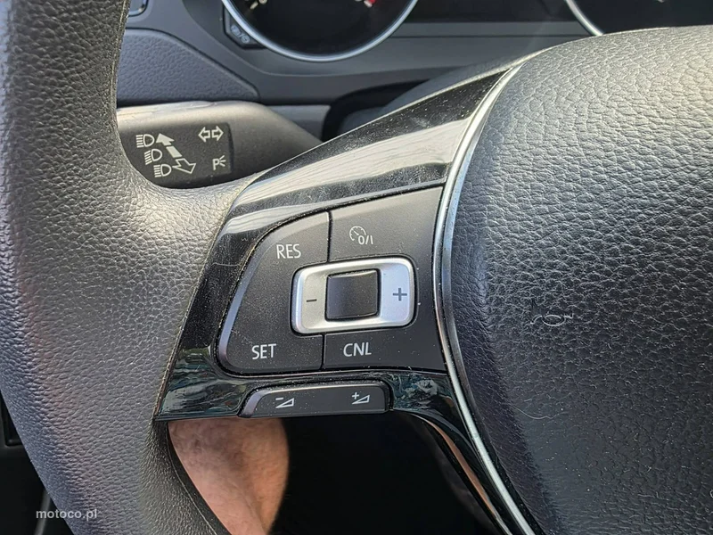 Volkswagen Jetta VI 13