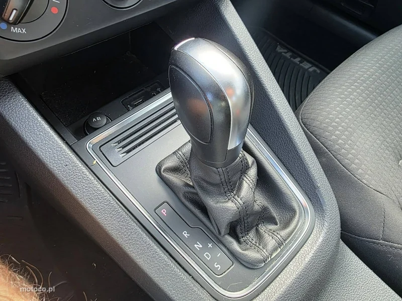Volkswagen Jetta VI 25