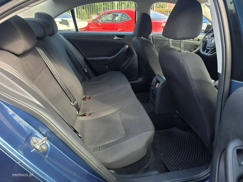 Volkswagen Jetta VI 29