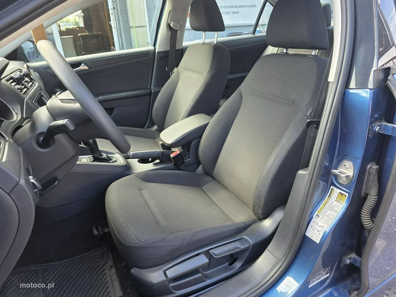 Volkswagen Jetta VI 6