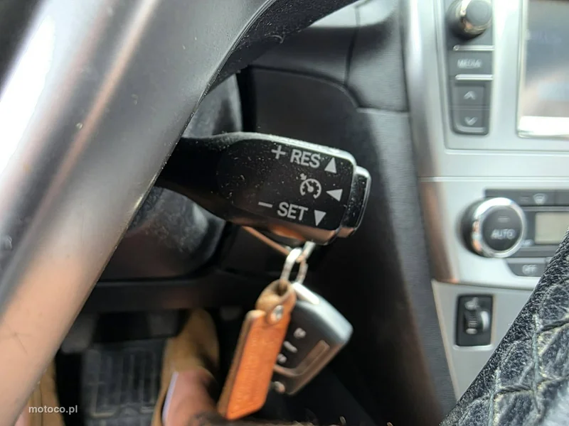Toyota Avensis T27 14