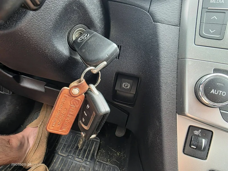 Toyota Avensis T27 15