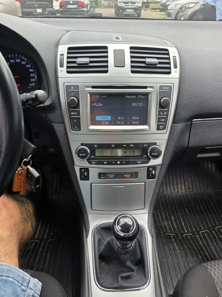 Toyota Avensis T27 16