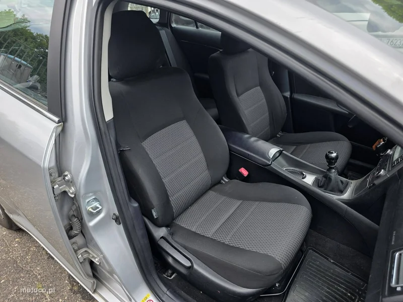Toyota Avensis T27 22