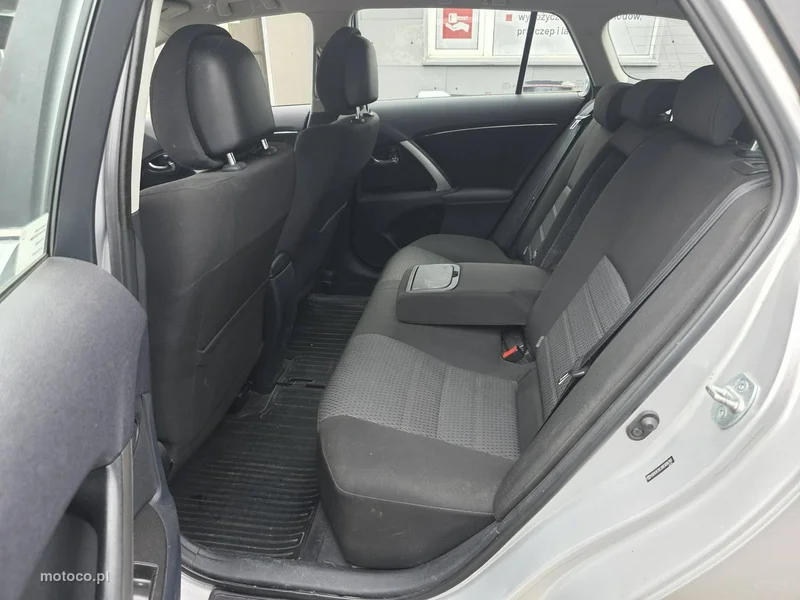 Toyota Avensis T27 24