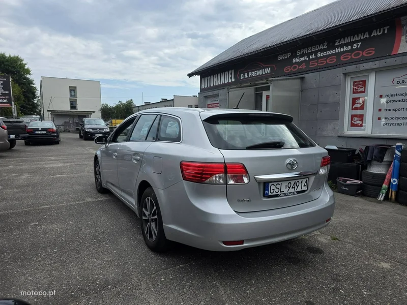 Toyota Avensis T27 4