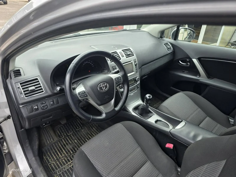Toyota Avensis T27 7