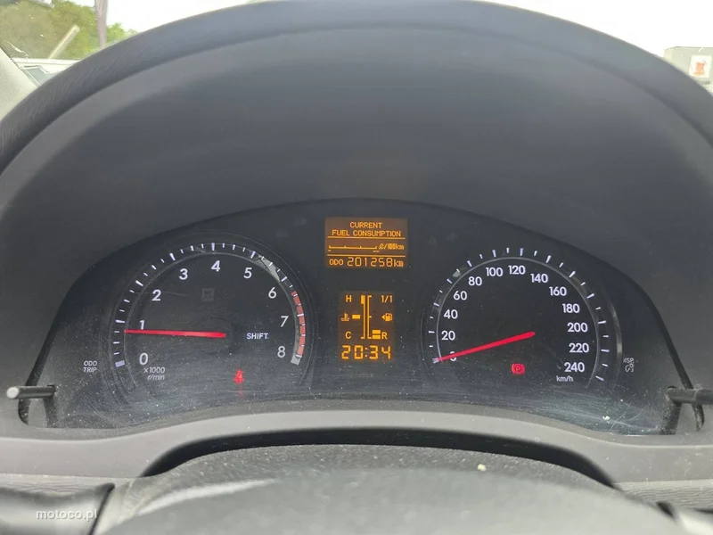 Toyota Avensis T27 9