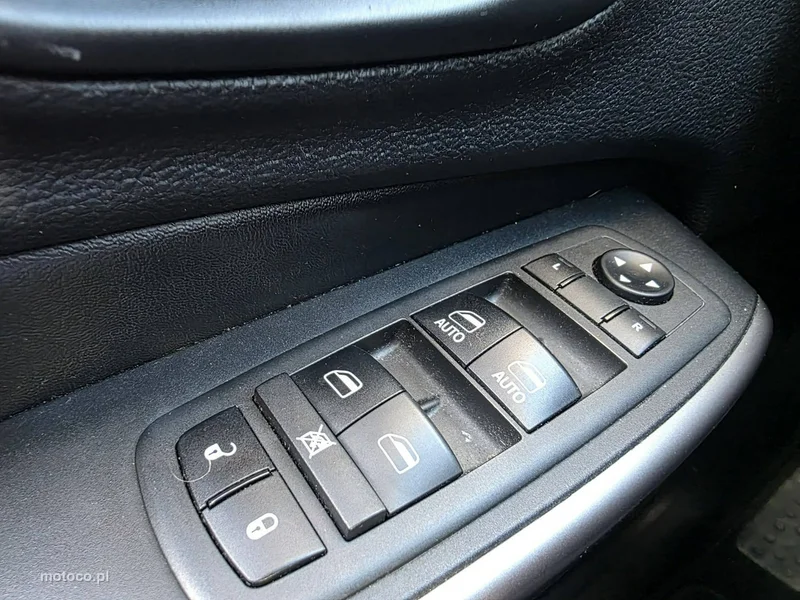 Jeep Cherokee 12