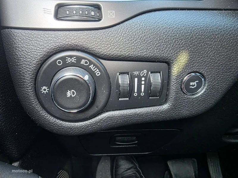 Jeep Cherokee 13