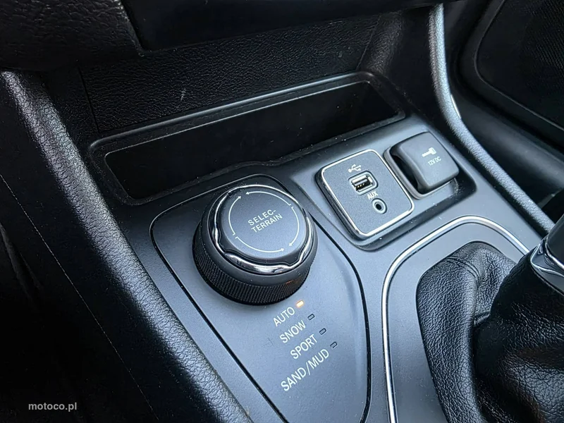 Jeep Cherokee 27