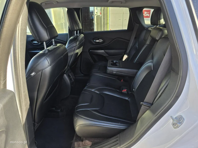 Jeep Cherokee 32