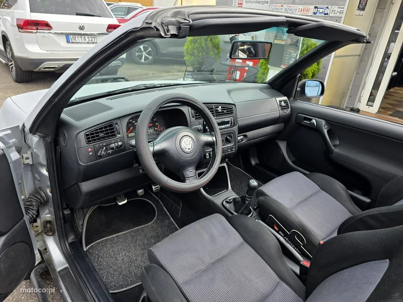 Volkswagen Golf Cabrio 12
