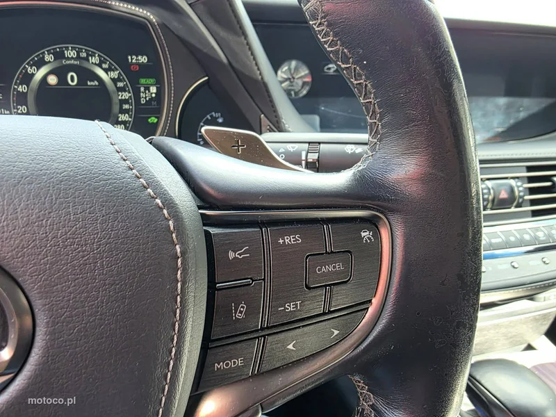Lexus LS 15