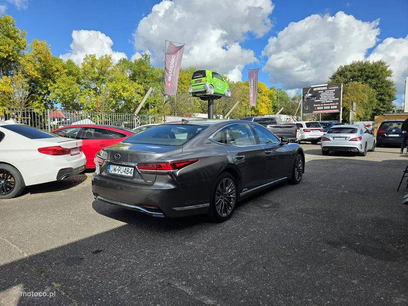 Lexus LS 6
