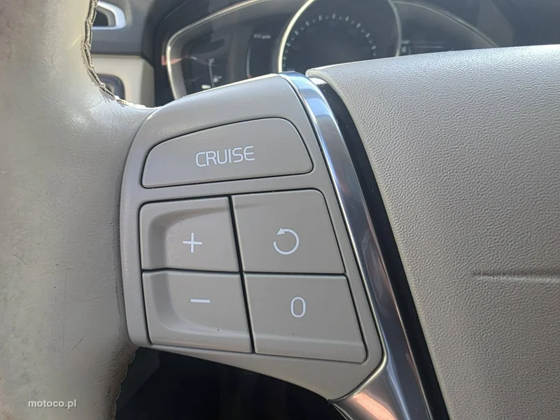 Volvo XC 70 12