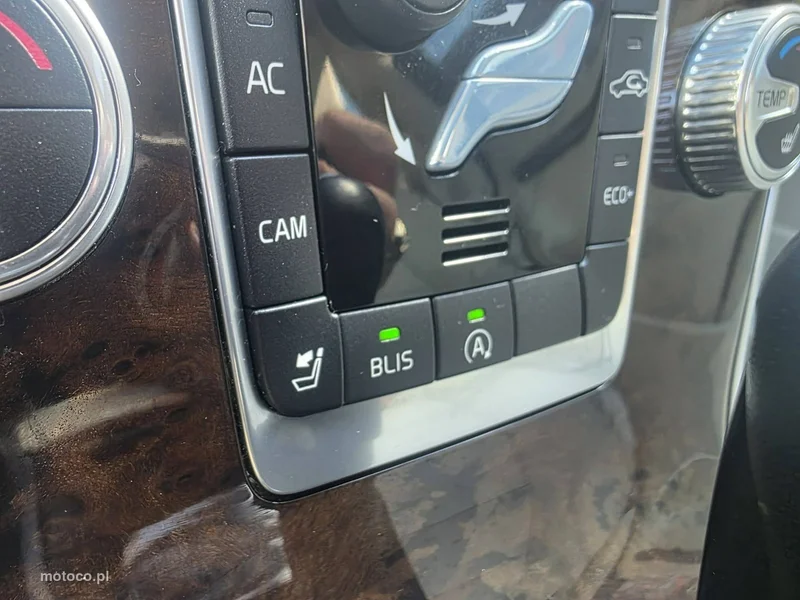 Volvo XC 70 22