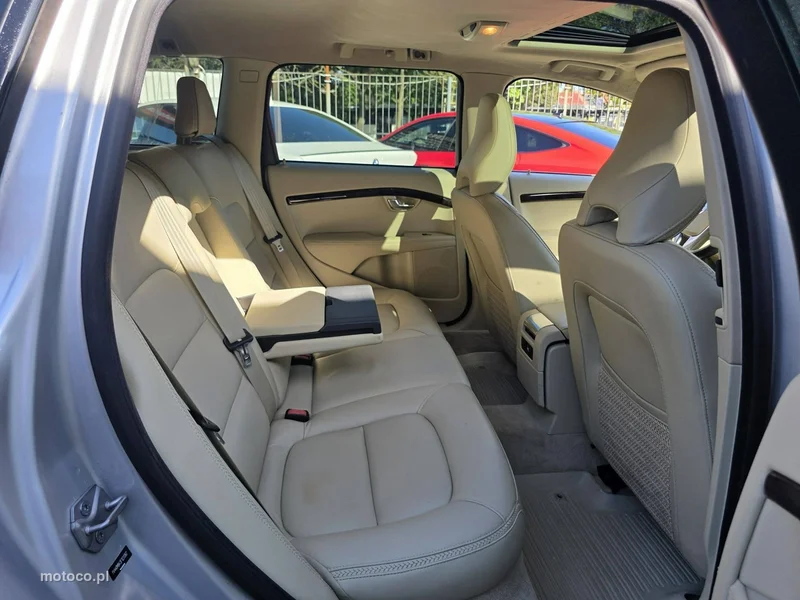 Volvo XC 70 30