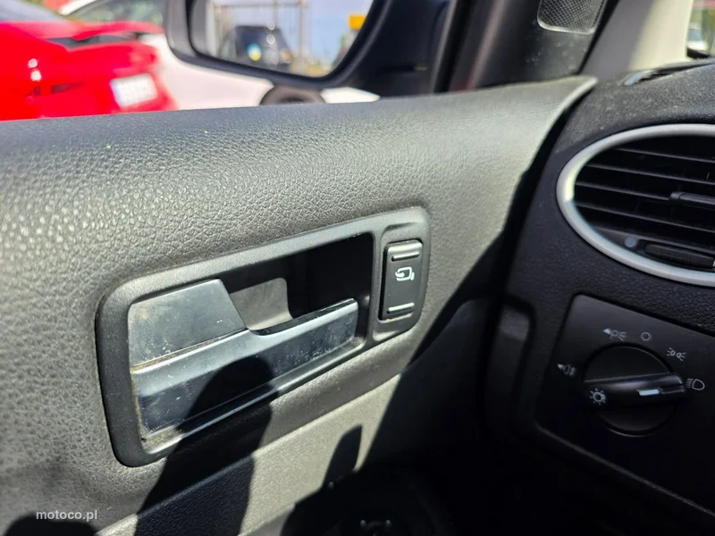 Ford Focus II 11
