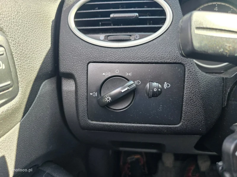 Ford Focus II 12