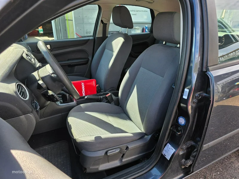 Ford Focus II 6