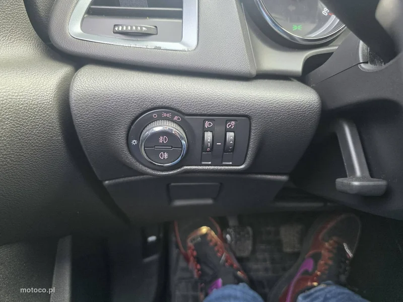 Opel Astra J 13