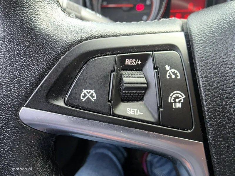 Opel Astra J 15