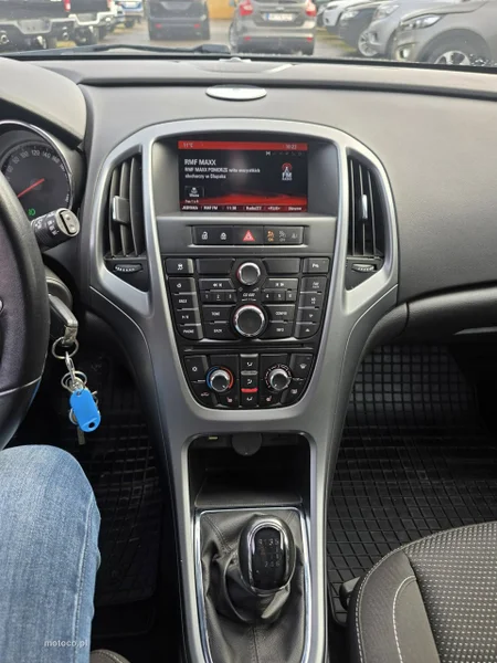 Opel Astra J 19