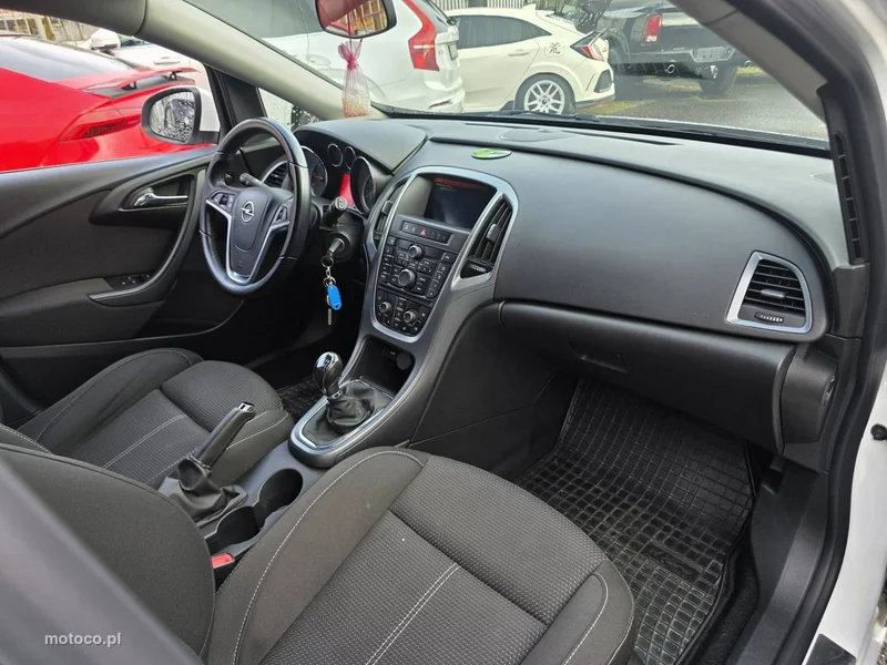 Opel Astra J 32