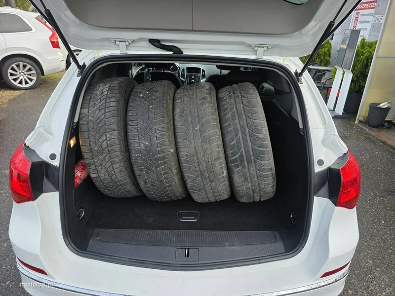 Opel Astra J 35