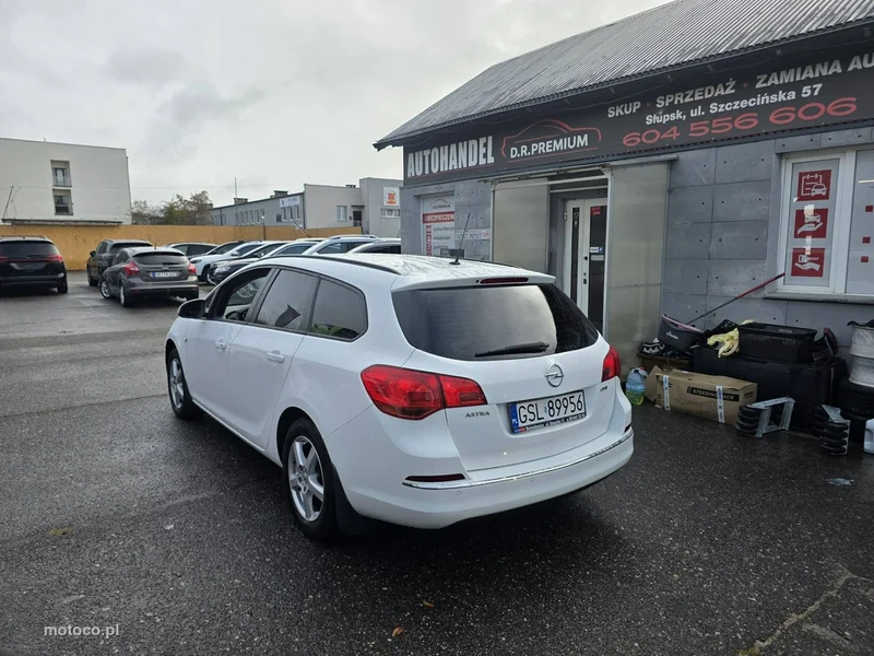 Opel Astra J 5