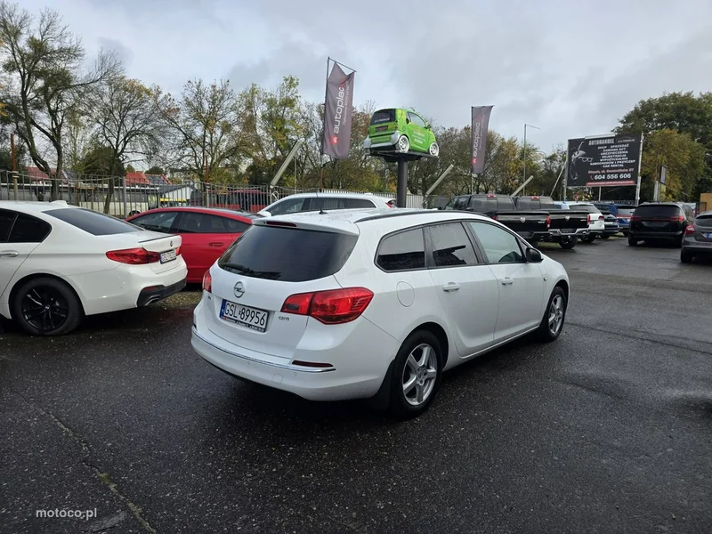 Opel Astra J 6