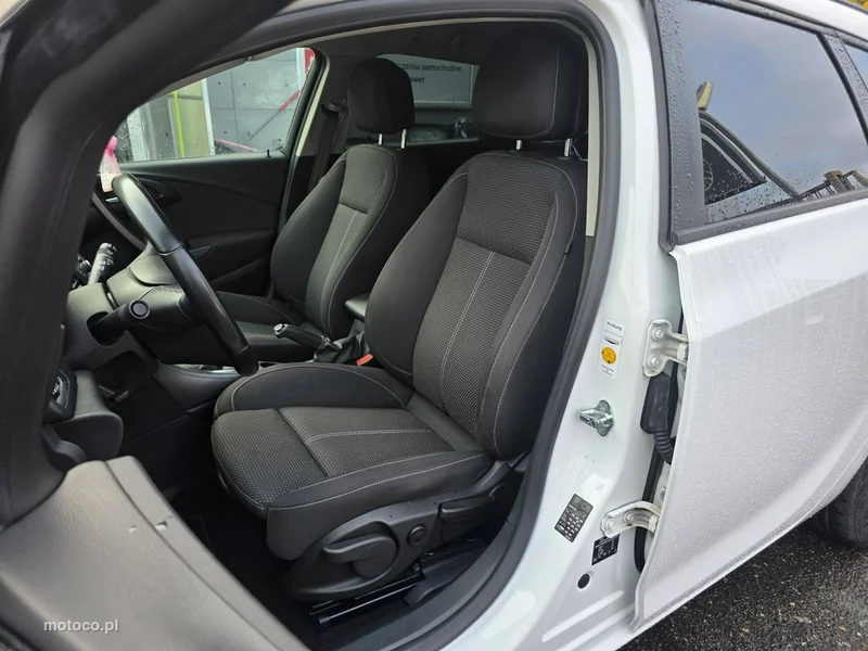 Opel Astra J 7