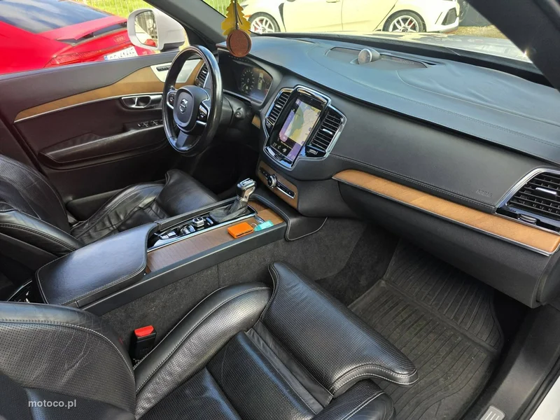 Volvo XC 90 30
