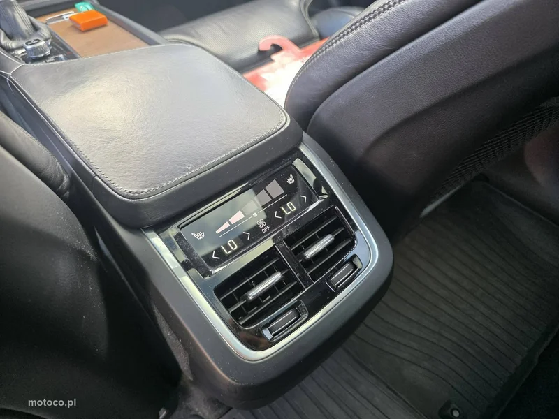 Volvo XC 90 36