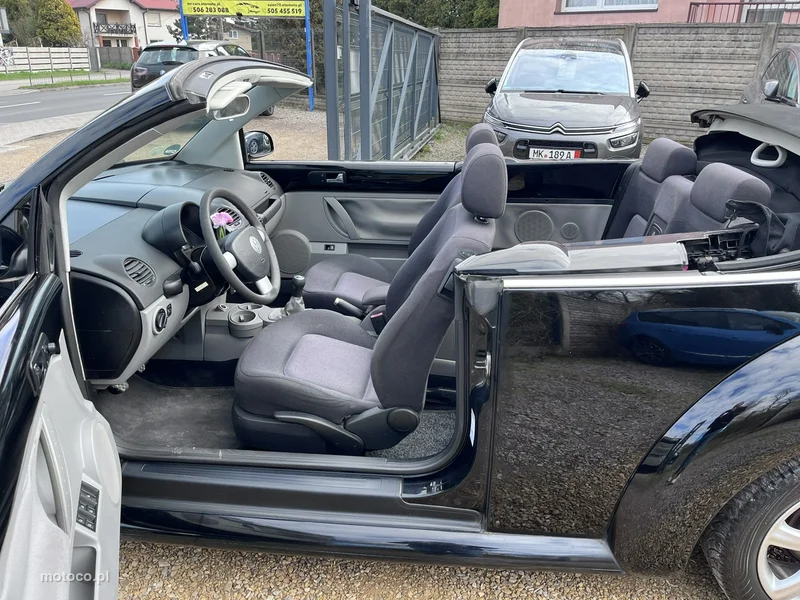 Volkswagen New Beetle 13