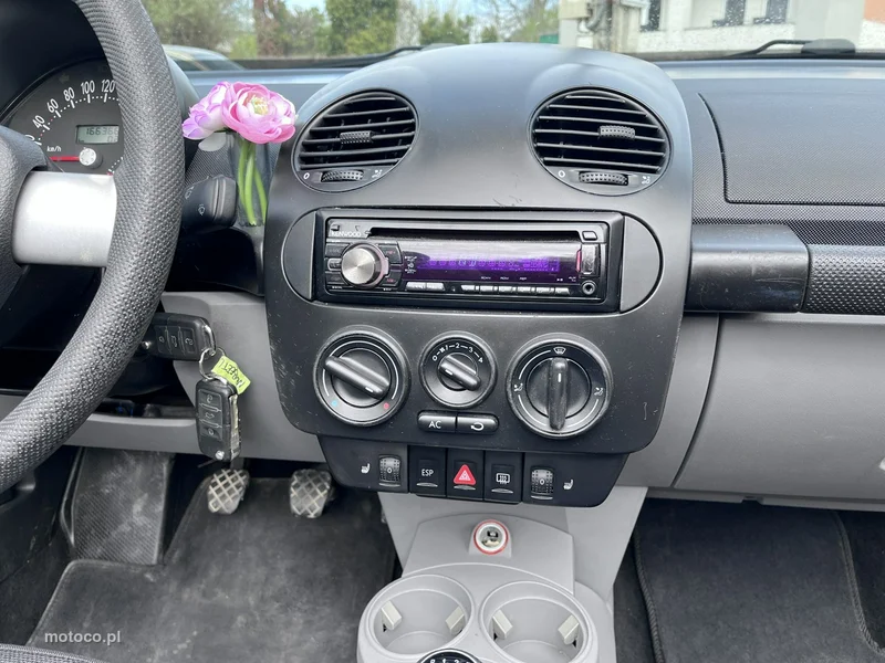 Volkswagen New Beetle 16