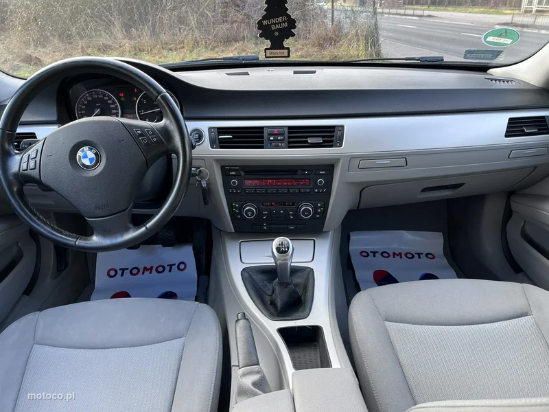 BMW Seria 3 E90 318 11