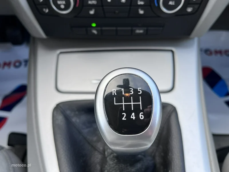 BMW Seria 3 E90 318 13