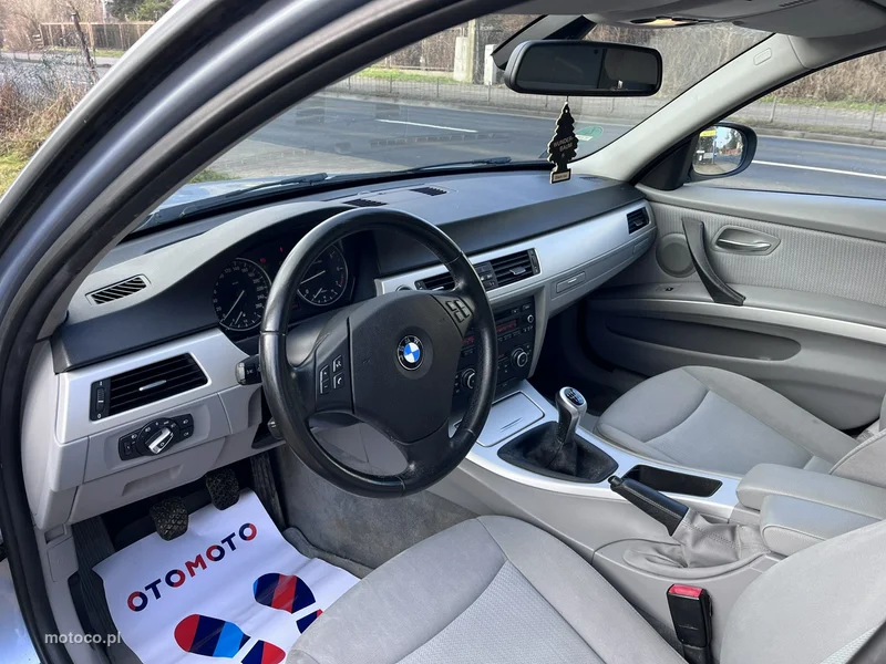 BMW Seria 3 E90 318 15