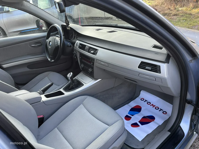 BMW Seria 3 E90 318 17